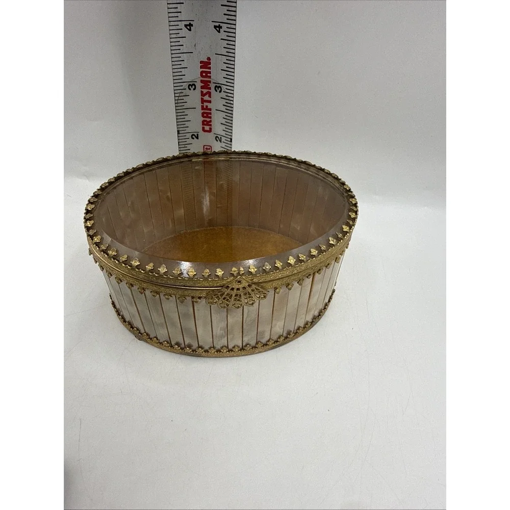 Antique (approx 1920-40) Mother Of Pearl Oval Jewelry‎ Box